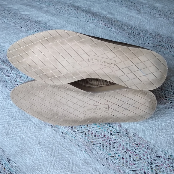 NEW Donald J. Pliner Betina Slip-on Loafers Gold 8.5 - Picture 10 of 14